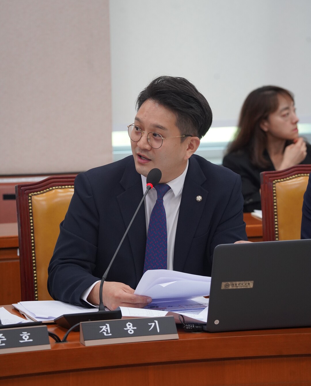 ‘정년퇴직자 재취업 카르텔’…모회사 ...