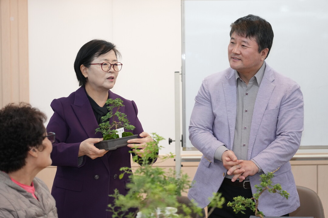 강북구 화계중학교, 학교 담장 넘어 ...