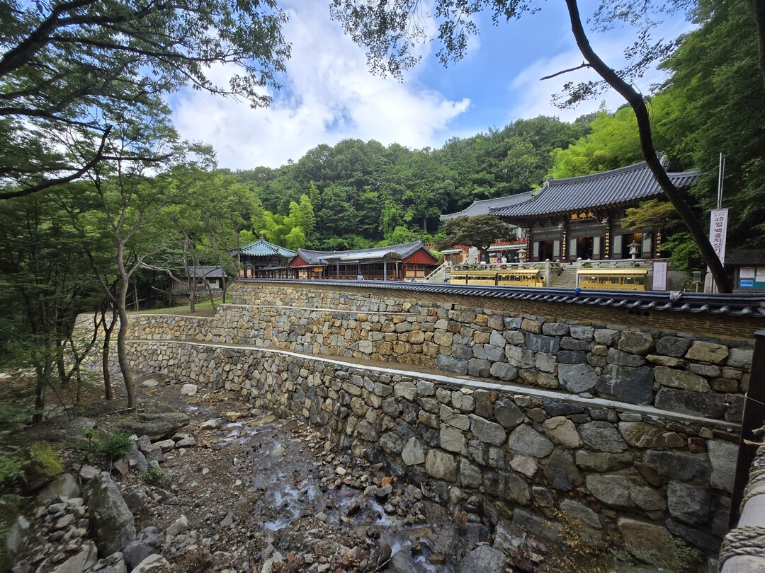 양산시, 홍룡사 대웅전 주변 석축 정...