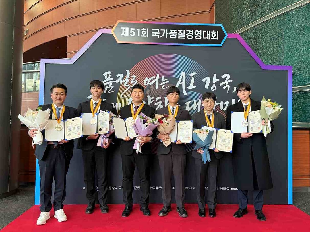 서울교통공사 6개 분임조 대표자들이 사진 촬영을 하고 있다. 서울교통공사 제공
