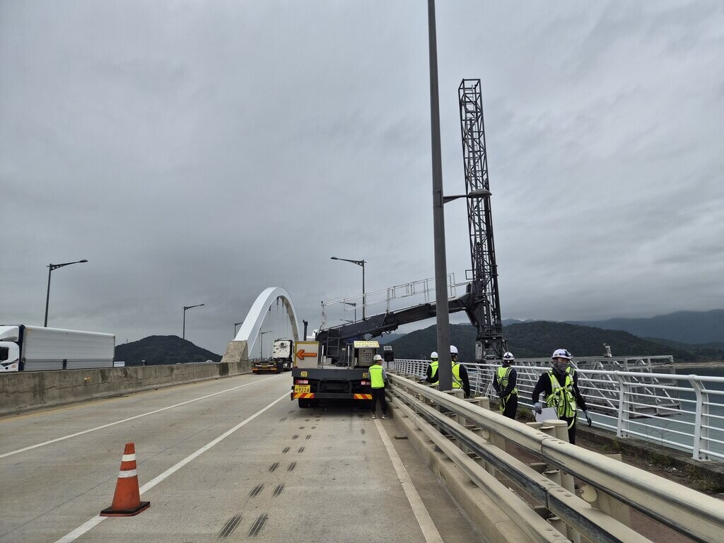 부산항건설사무소, 신항 시설물 정밀안...