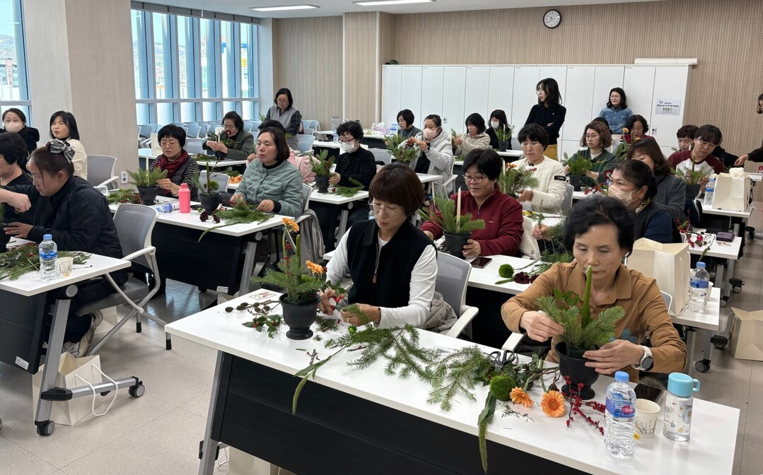 의성군, 돌봄종사자 위한 힐링교육 실...