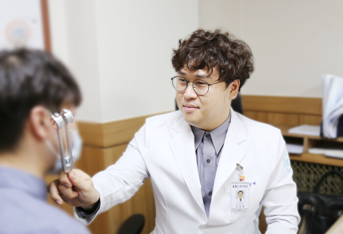 노인이 진료실 많이 찾는 이유, 어지...