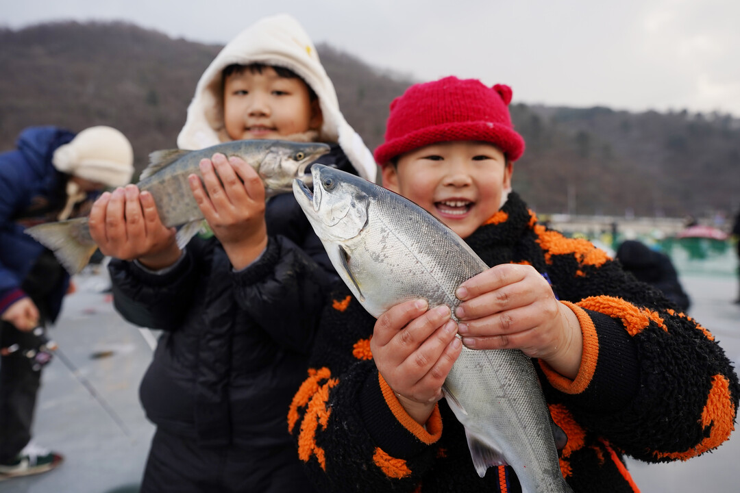 2026화천산천어축제 개막당인 얼음낚...
