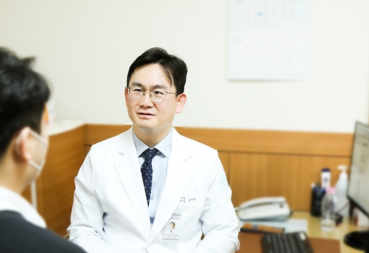 한쪽 팔에만 뻗치는 통증, 목 신경 ...