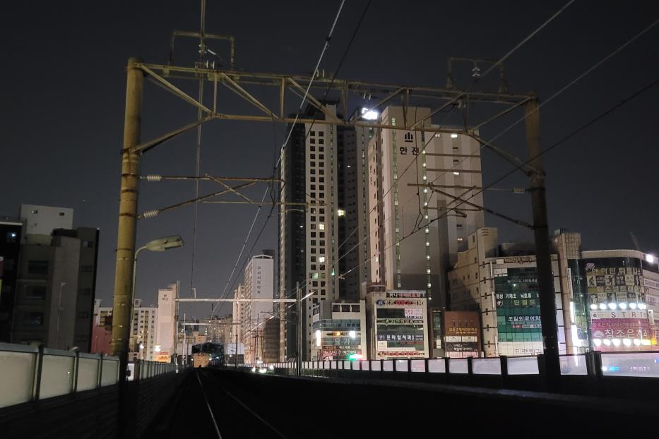 부산도시철도 1호선 전차선로 지지물 ...