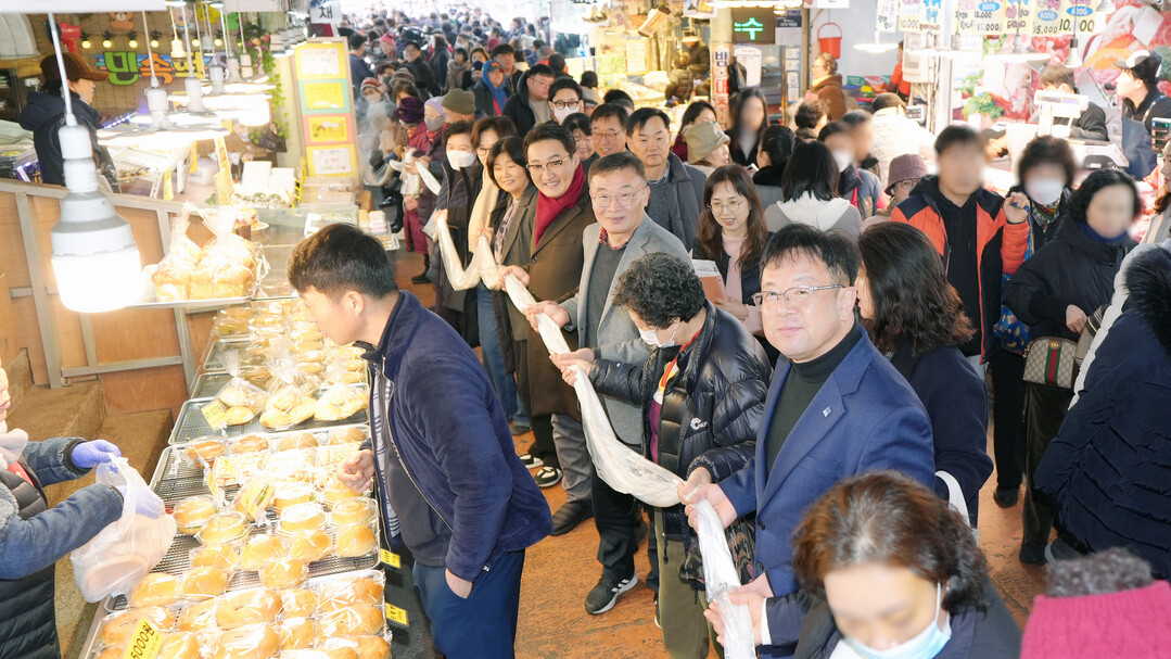 수원 못골시장에 180m ‘복의 가래...