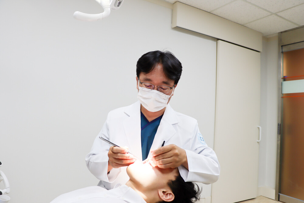 “치아에 금 갔다면 바로 치과 가야해...