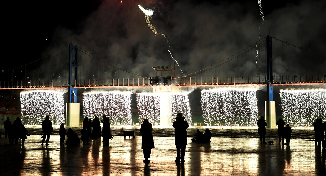 얼음 위 23일, 세계를 낚다… 화천...