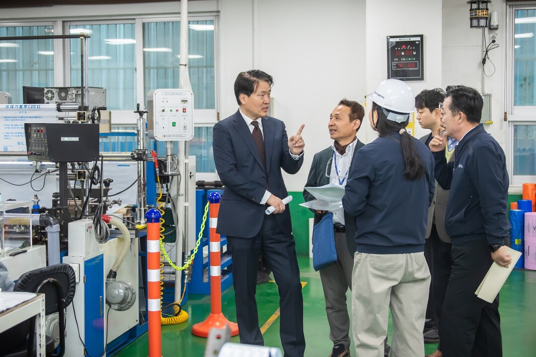 인천 서구청장, 기후부 장관과 종량제...