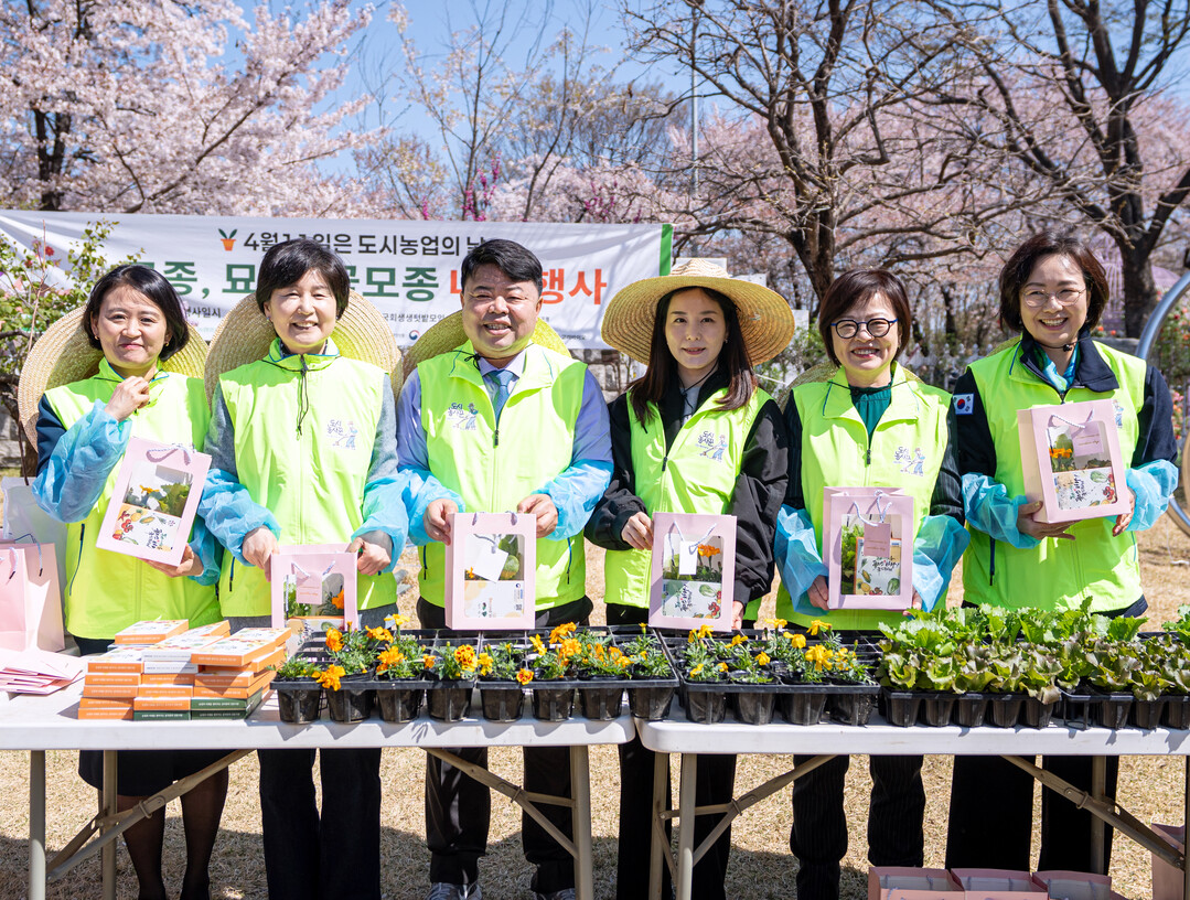 한돈자조금, 12년 연속 국회 생생텃밭 동참…도농 상생·친환경 가치 확산
