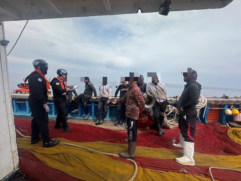 “9명 신고했지만 10명 승선”…군산...