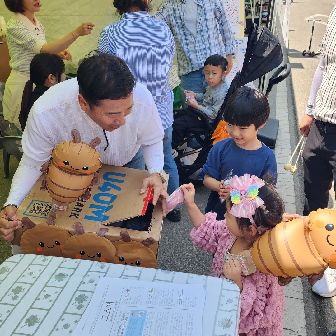 “곤충 먹는 시대 왔다”…춘향제 뒤흔...