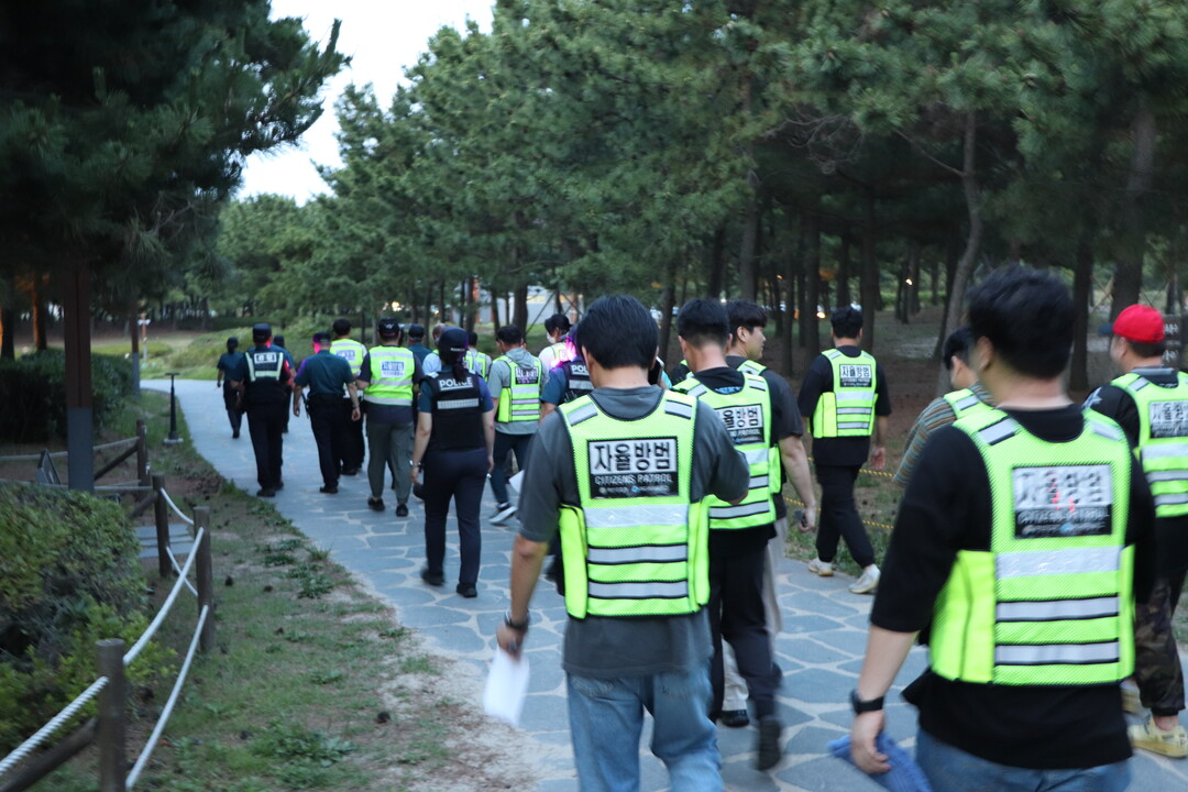 부산사하경찰서, 자율방범대와 해수욕장...