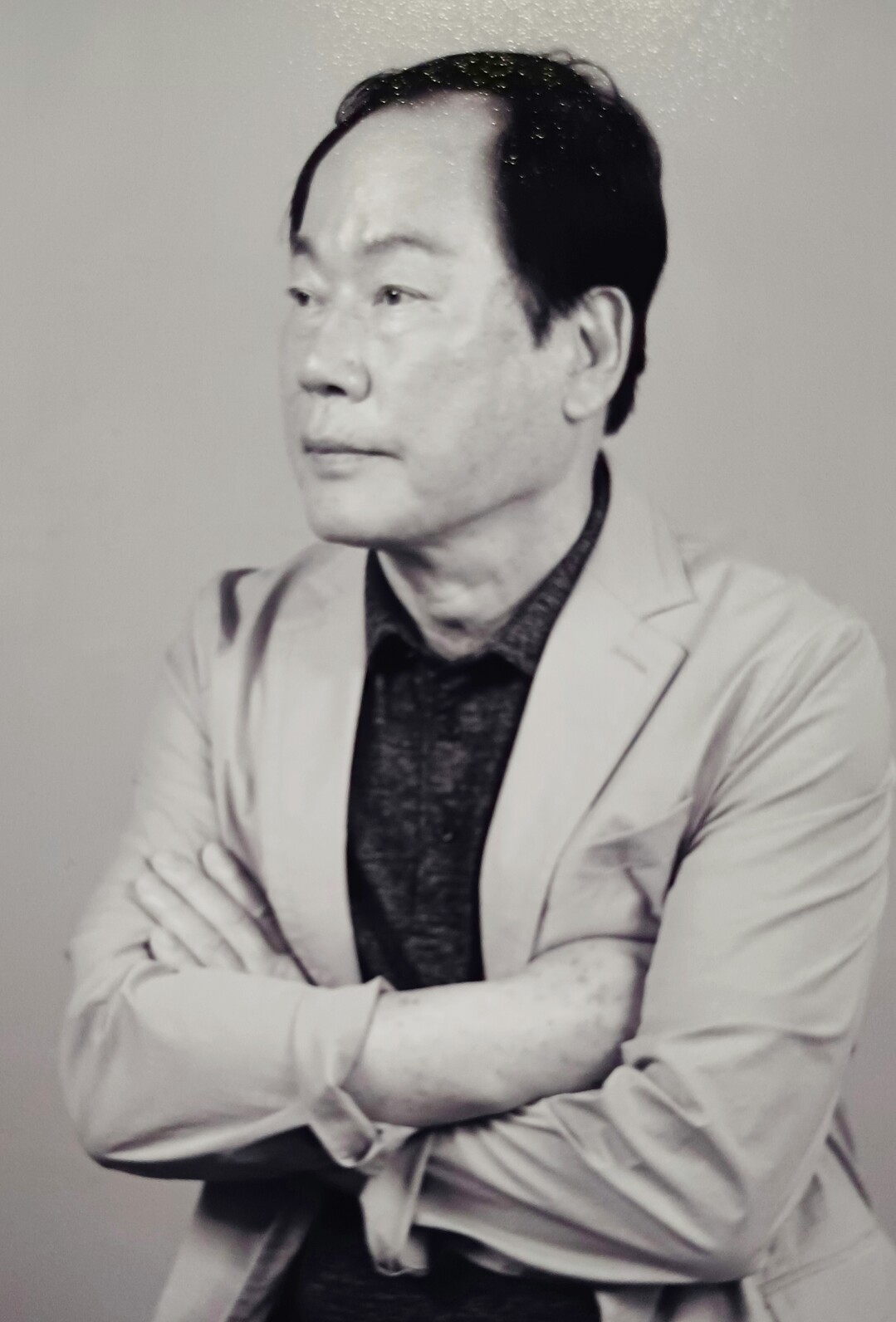 [이훈정 칼럼] 색면의 대비로 공기를...