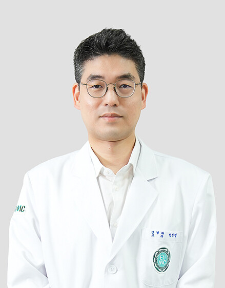 눈꺼풀이 계속 처진다면? ‘중증근무력...